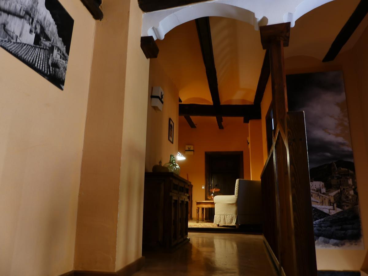 Hotel Posada Del Adarve อัลบาร์ราซิน ภายนอก รูปภาพ